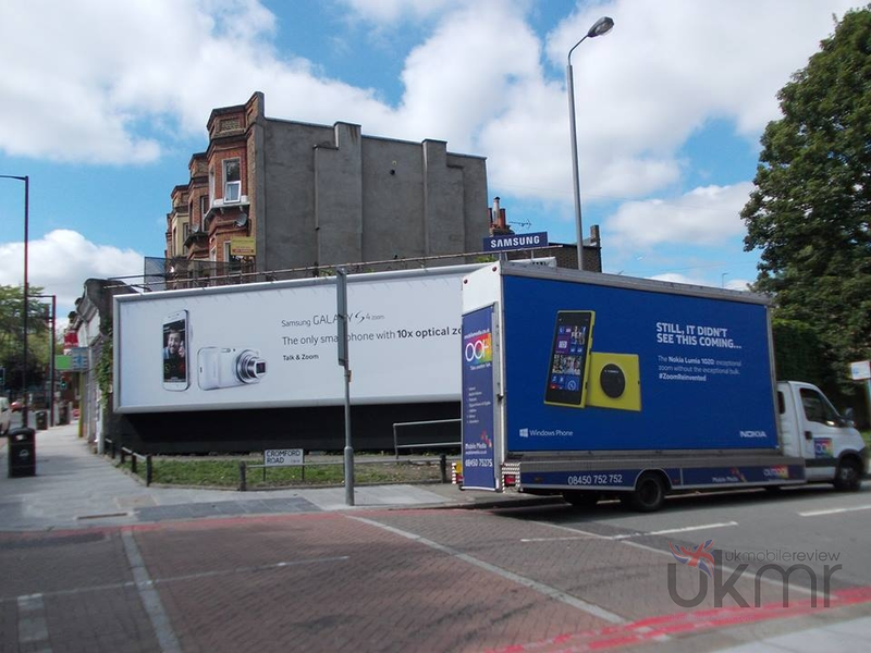 Illustration for article titled Nokia "trollea" un anuncio de Samsung con marketing de guerrilla